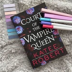 Court Of The Vampire Queen by Katee Robert (new)